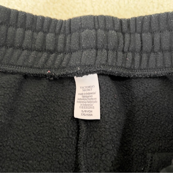 Victoria’s Secret Black Fleece Shorts - Picture 5 of 6